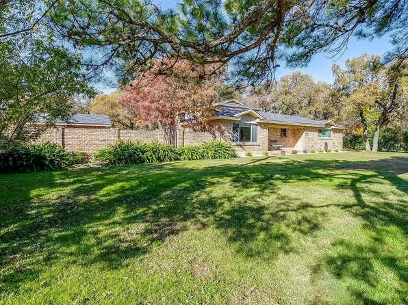 3207 Brown Trl, Bedford, TX 76021