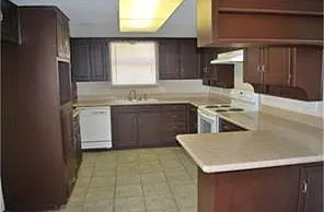 7250 Vanessa Dr — Photo 3