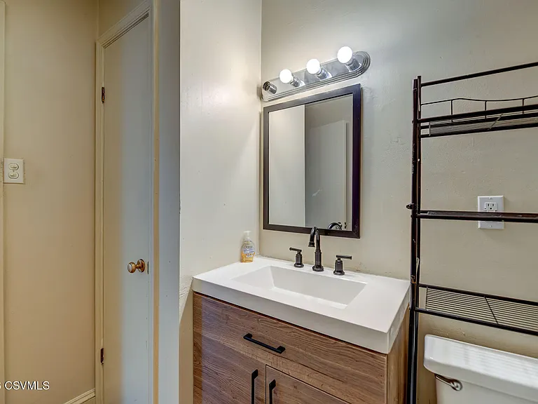 105 W Main St #3RDFLAPT2 — Photo 15
