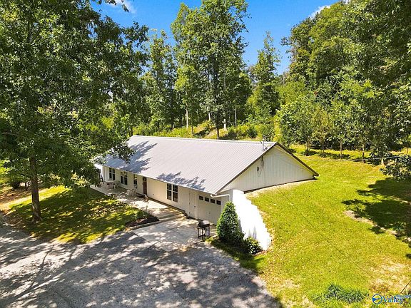 4th image of 2688 Lawrence Cove Rd