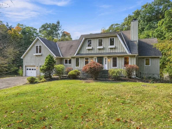 9 Buttonwood Lane, Rhinebeck, NY 12572