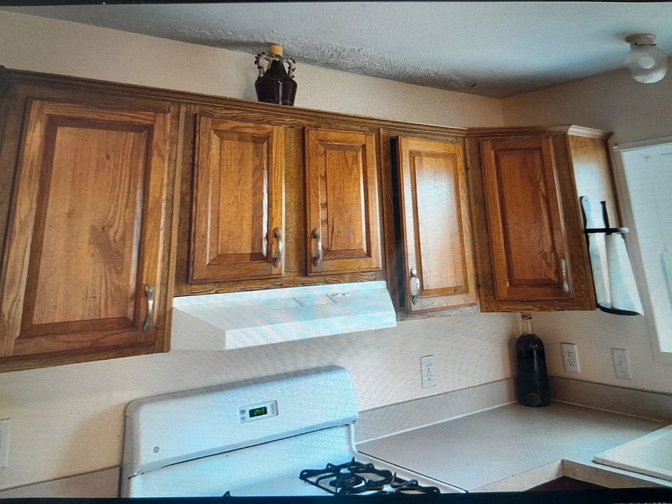 4004 Howe Rd, Wayne, MI 48184 Zillow