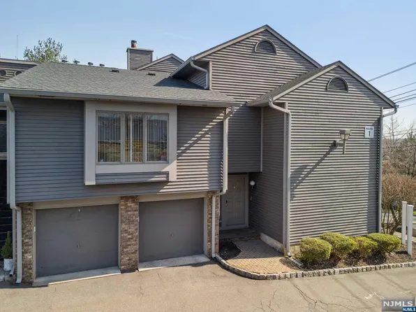 855 Valley Brook Ave APT 1B, Lyndhurst, NJ 07071