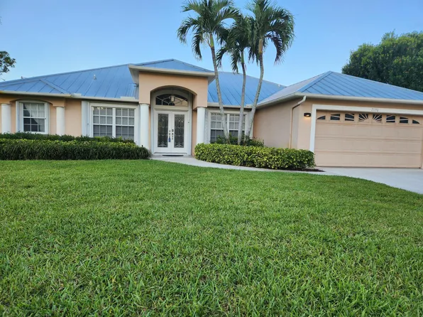2190 SE Flanders Road, Port St Lucie, FL 34952