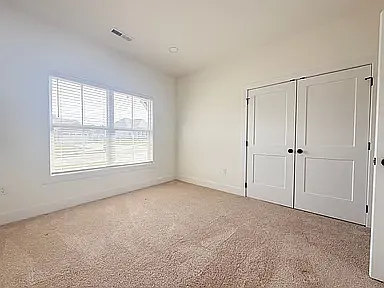 3 bed, 2.5 bath, 1704 sqft, $2,500 — Photo 4