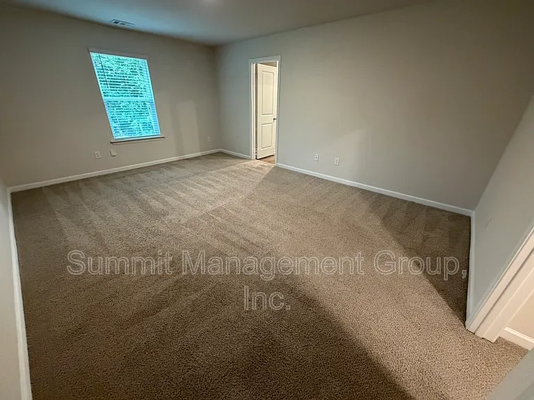 219 Limestone Cir — Photo 17