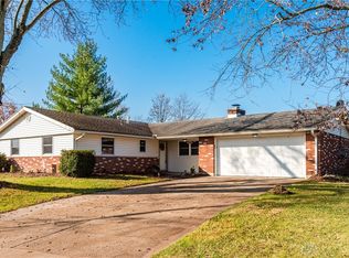 643 Sharon Dr, Fairborn, OH 45324
