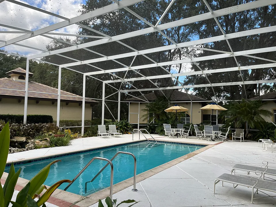 35 Hickory Cir
