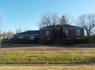 910 Fairview Cir, Radcliff, KY 40160