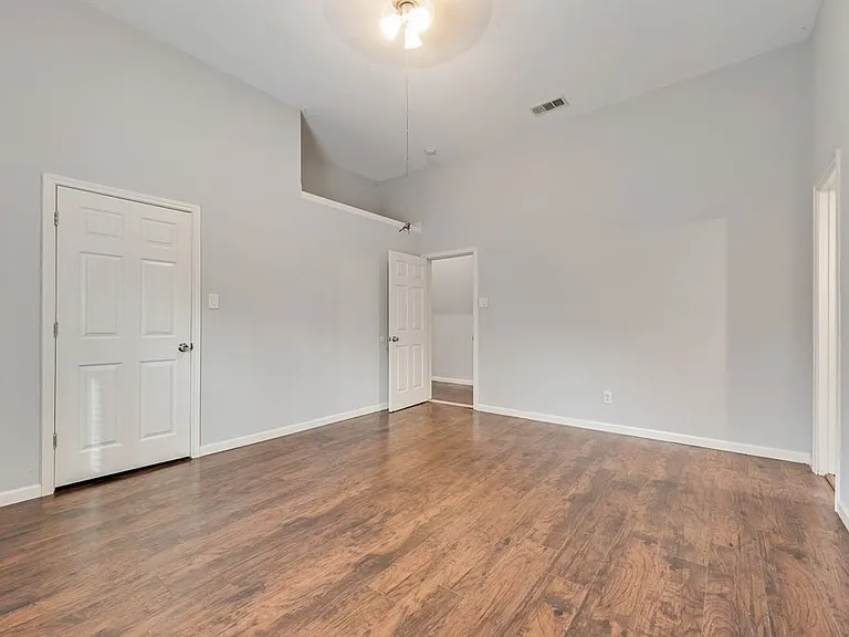 500 E Main St — Photo 11