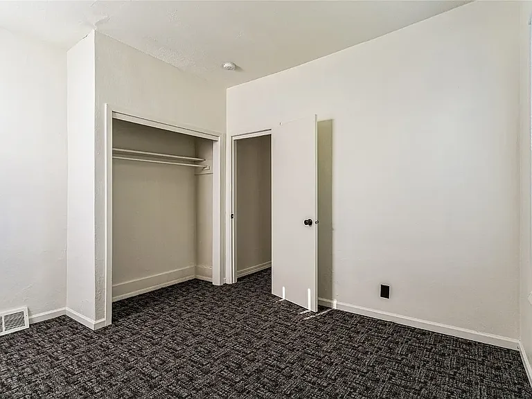 1613 A Ave NE #2 — Photo 9