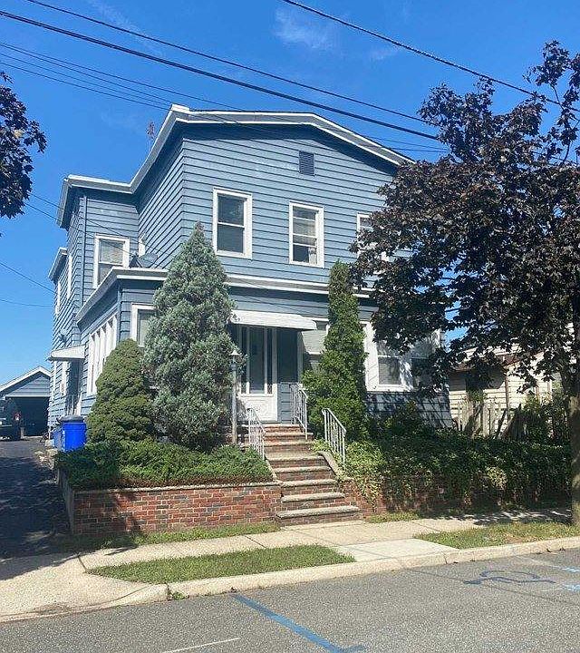 2nd image of 562 Madison St