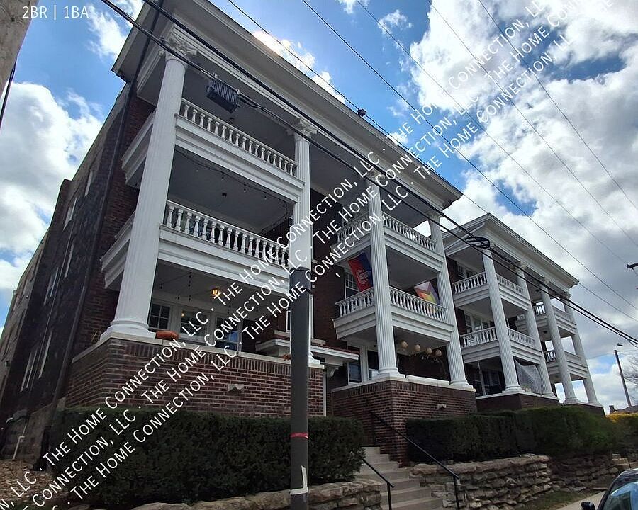 1st image of 305 E 43rd St APT 3W