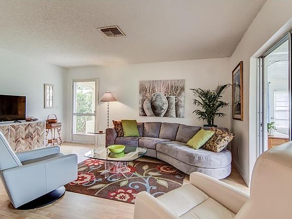 5th image of 245 Gloucester Blvd #169