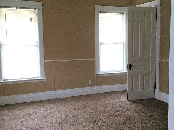 5th image of 424 Farrington St APT 3