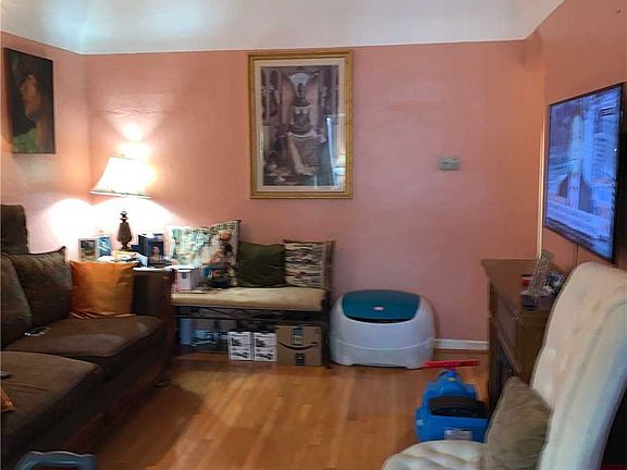 3rd image of 11573 227th St