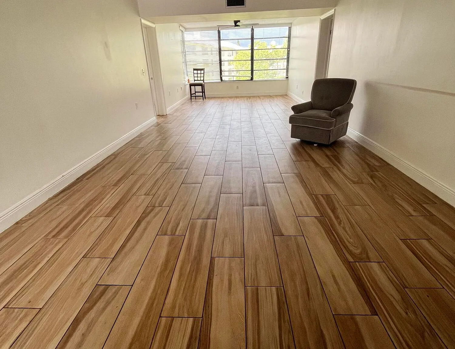 2 bed, 2.0 bath, 1385 sqft, $2,195 — Photo 2