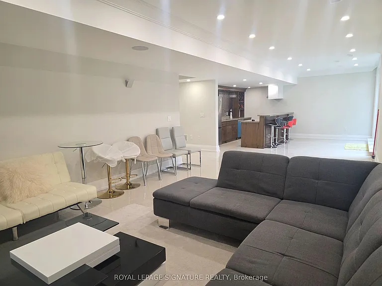 12 Terrace Ave #LOWER — Photo 4