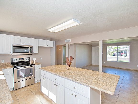 5th image of 2243 S Olivia Ave