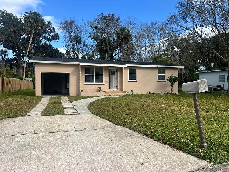 623 S Lanvale Ave — Photo 1