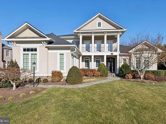 4th image of 8346 Roxborough Loop