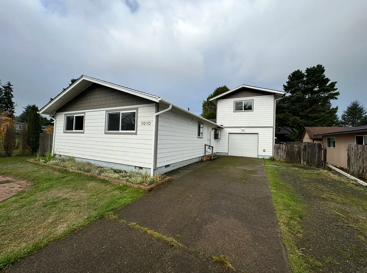 1010 SE Ball Blvd — Photo 1
