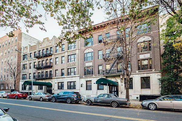 Rented by Nooklyn NYC LLC | media 43