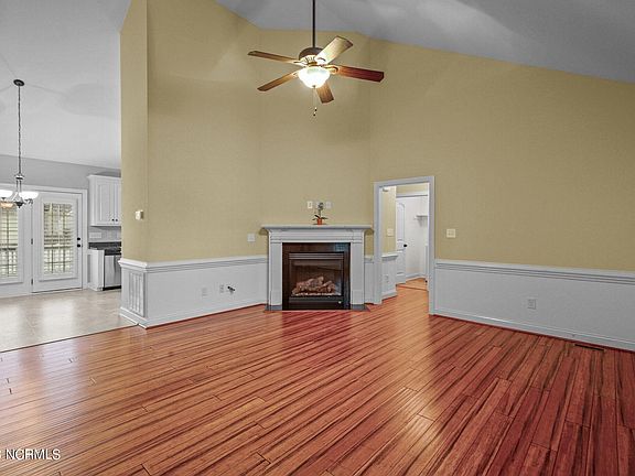 5th image of 2308 Charity Lane