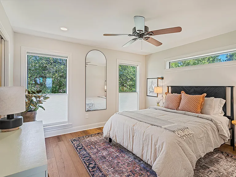 6910 Chinook Dr — Photo 1