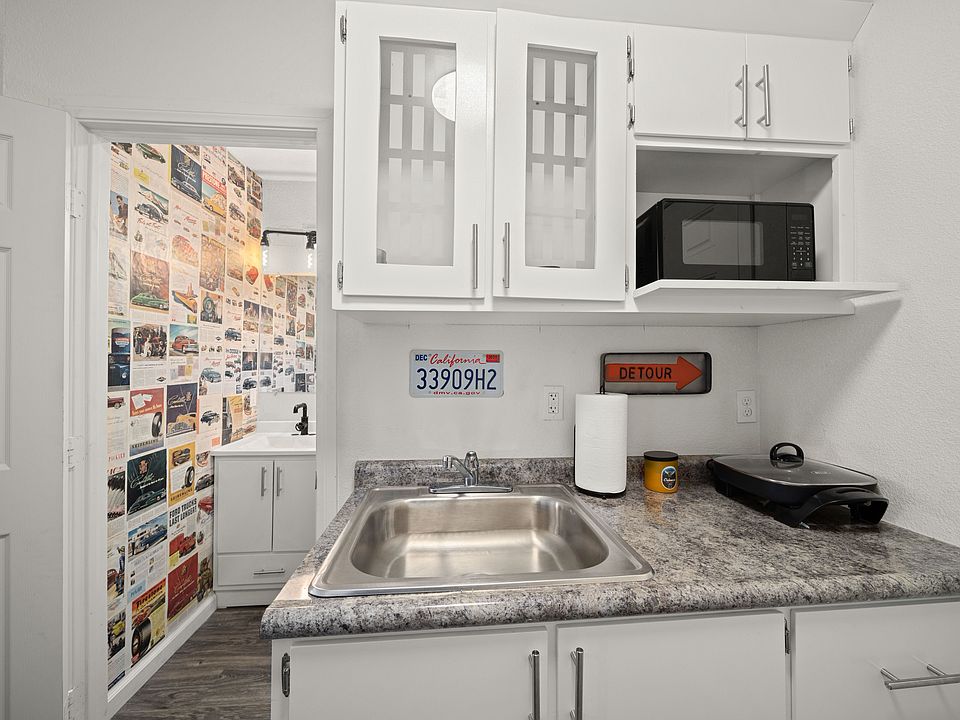1st image of 783 El Centro Ave #2