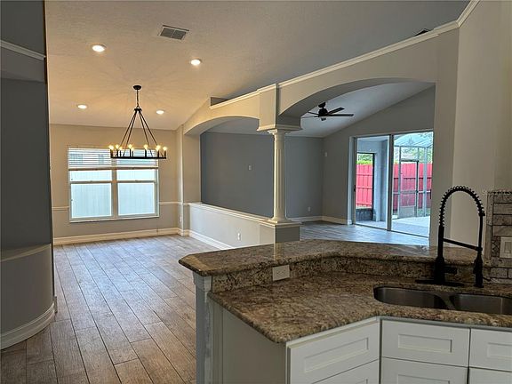 3rd image of 2830 Strand Cir