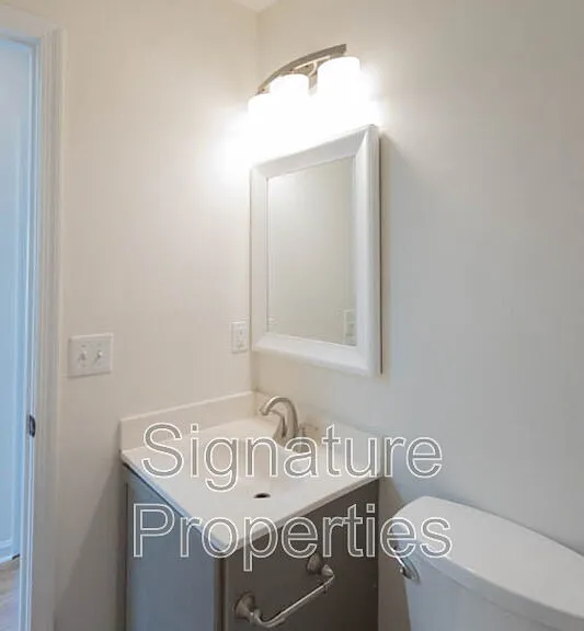 405 Lakeview Ct — Photo 27