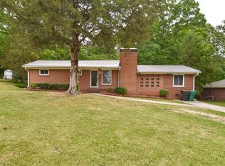 515 Manor Dr, High Point, NC 27260