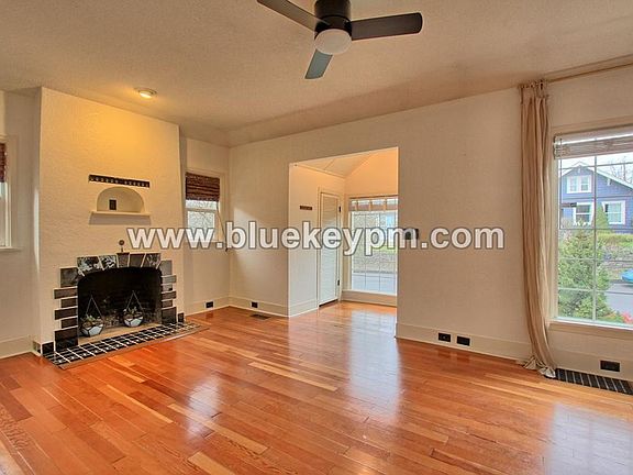 4th image of 217 W 35th St Unit A