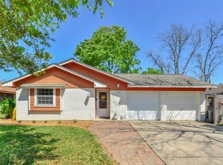 9711 Fonville Dr, Houston, TX 77075