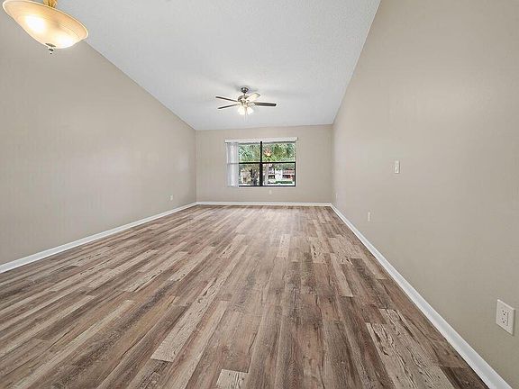 3rd image of 12969 Pennypacker Trail #15
