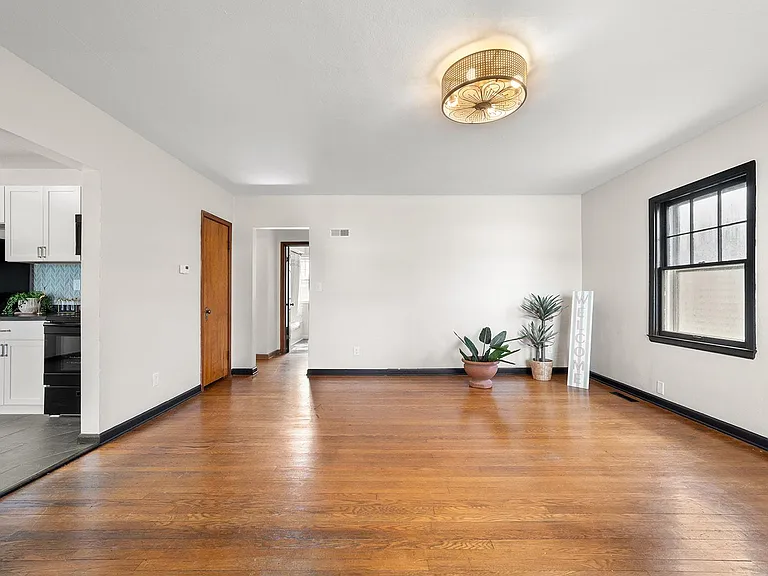 3015 Kossuth St — Photo 4