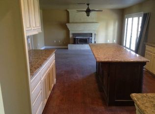 1837 Kings Rd, Hanford, CA 93230