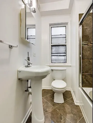 3240 N Clark St #2M — Photo 3