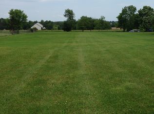 1140 E Canal Rd, Dover, PA 17315