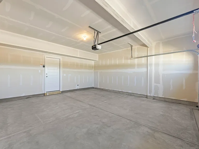1737 Stable Ln — Photo 25