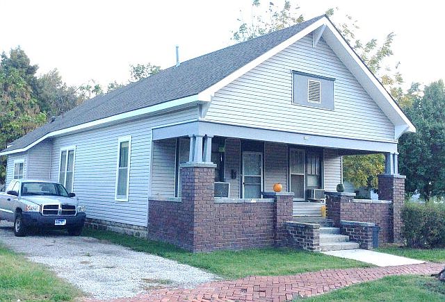 1st image of 305 E Euclid St