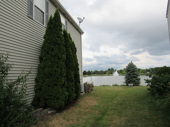3rd image of 1700 Lake Pointe Ct