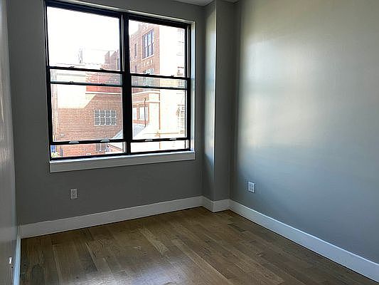 5th image of 345 Cypress Ave #3C