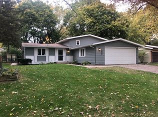 1647 Victoria Dr, Elkhart, IN 46514