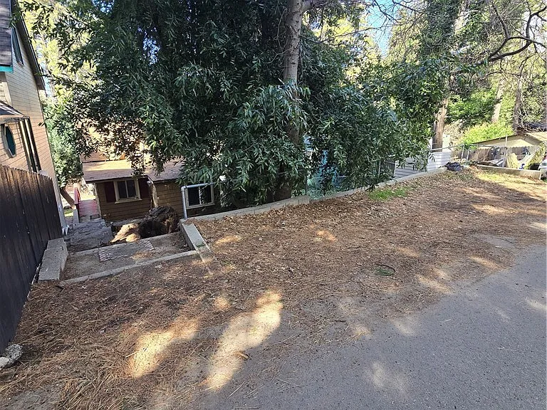 22903 Laurel Ln — Photo 12