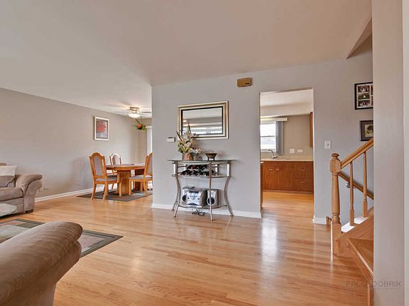 3rd image of 605 Cordial Dr
