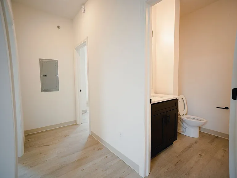 350 N Main St — Photo 6