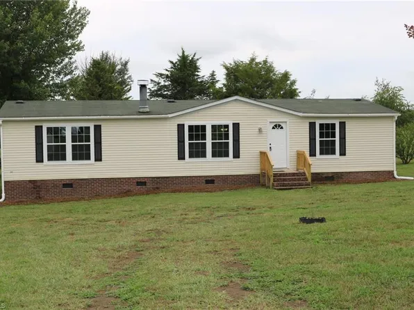 448 Pratt Rd, Dobson, NC 27017