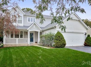 15 Ashton Ct, South Elgin, IL 60177